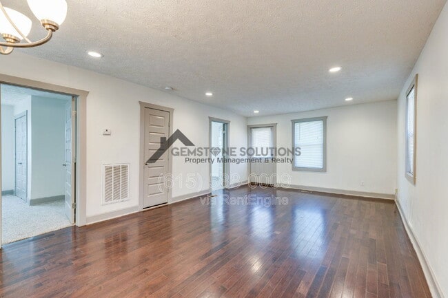 Building Photo - 1018 Clemmons St