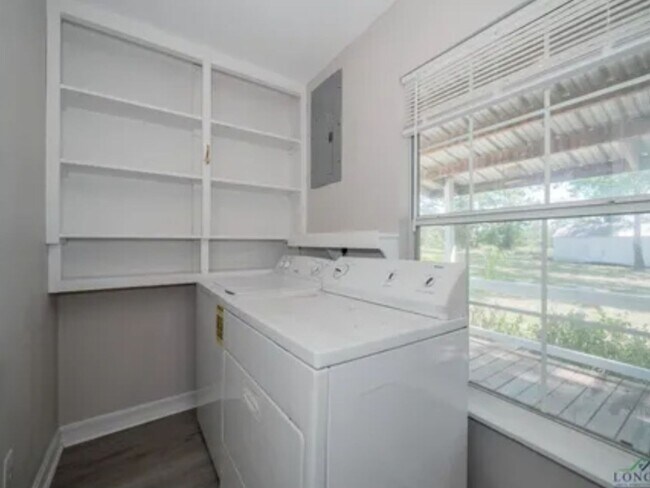 Building Photo - 3 Bedroom Single Family Home in Jefferson