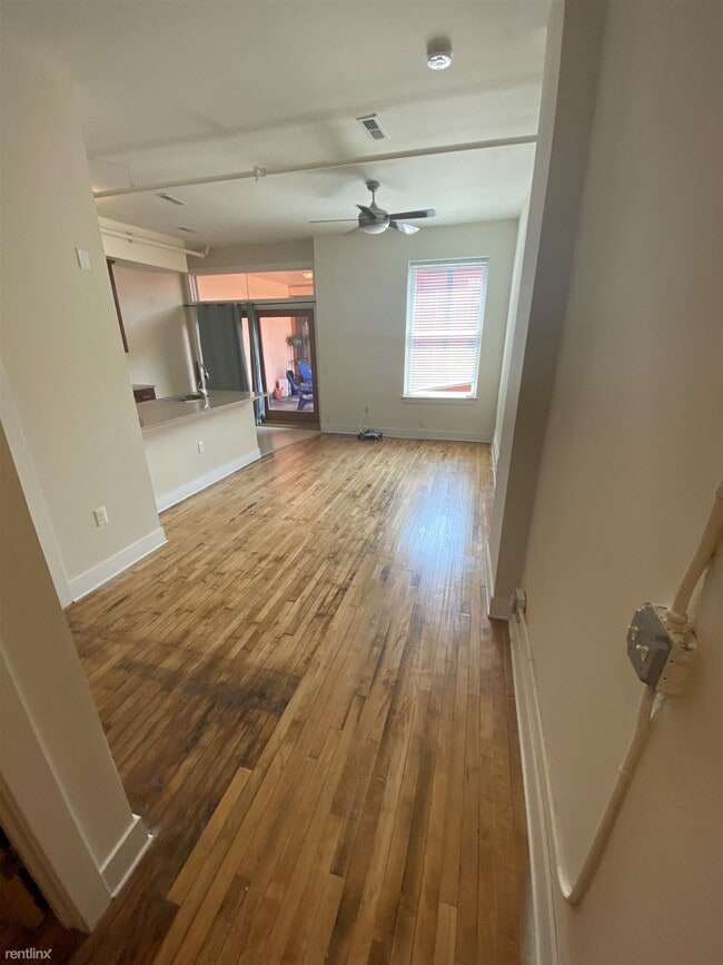 Building Photo - 1 br, 1 bath Condo - 613 N Lombardy St 207