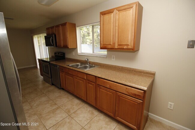 Building Photo - 151 Mabry St