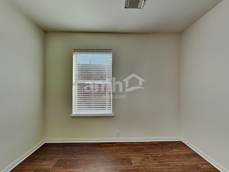 Building Photo - 16623 Grenada Falls Dr