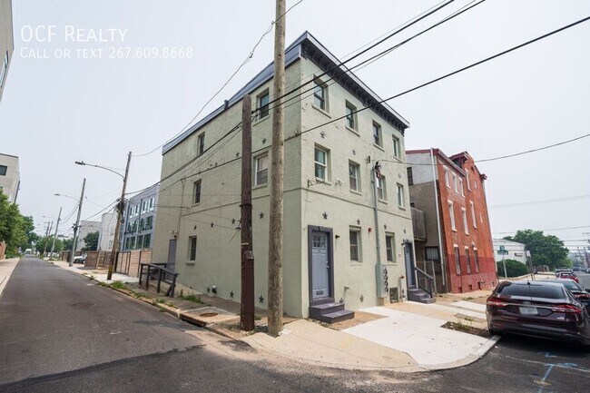 Building Photo - 711 W Thompson St