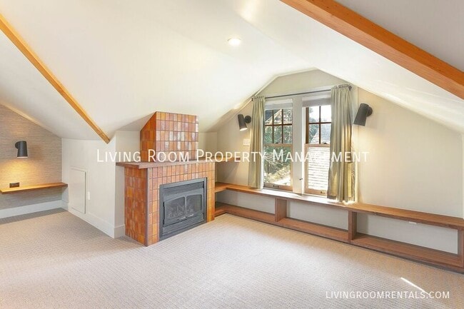 Building Photo - 5119 NE 27th Ave