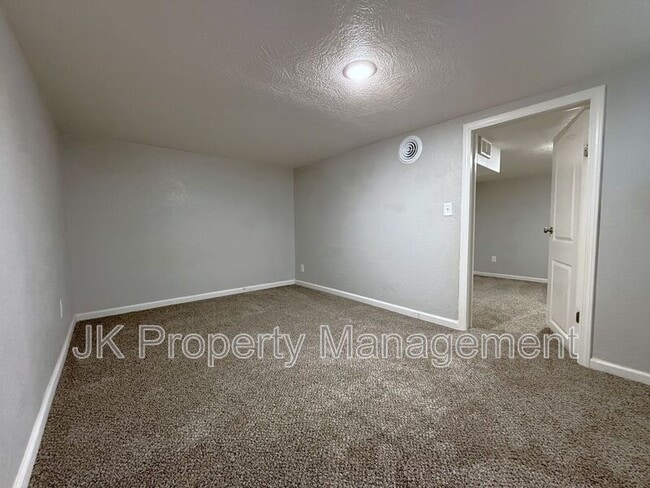 Building Photo - 2312 5th Ave N