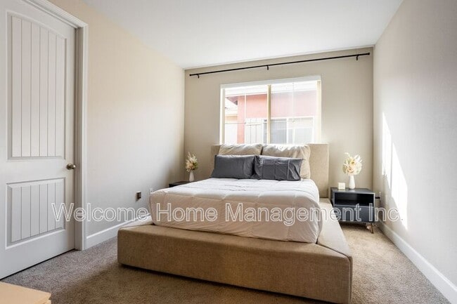 Building Photo - 1828 Enclave Pl