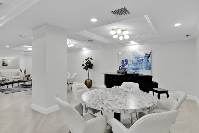 Building Photo - 550 SE Mizner Blvd