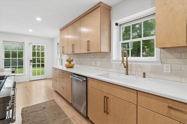 Building Photo - 8106 San Benito Way