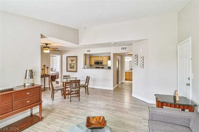 Building Photo - 5055 W Hacienda Ave