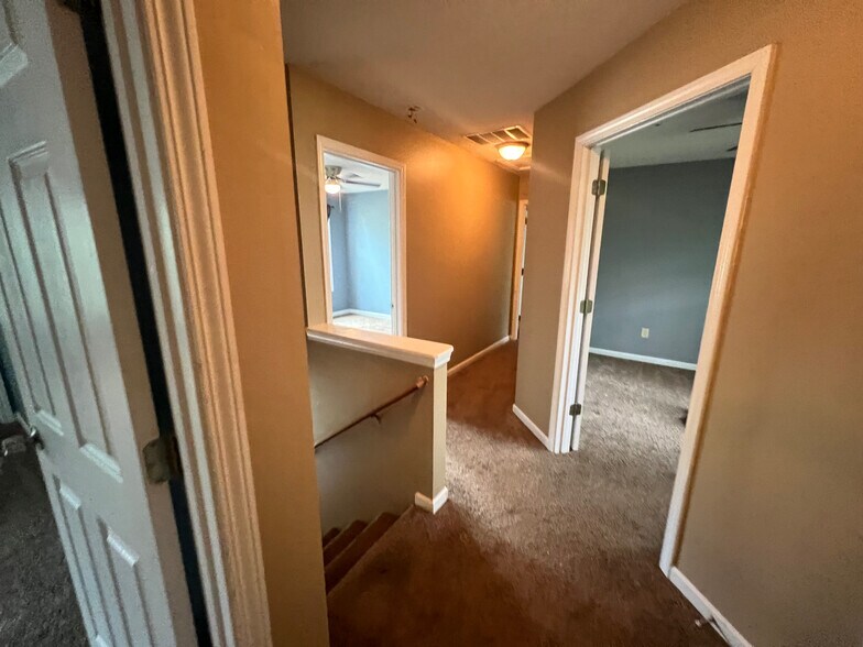 Building Photo - Room in House on Wilkie Way NW