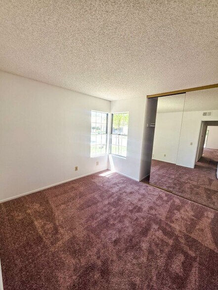 Building Photo - 980 Oakland Hills Dr