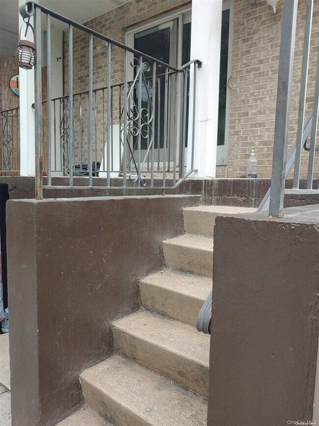 Building Photo - 81-12 Commonwealth Blvd