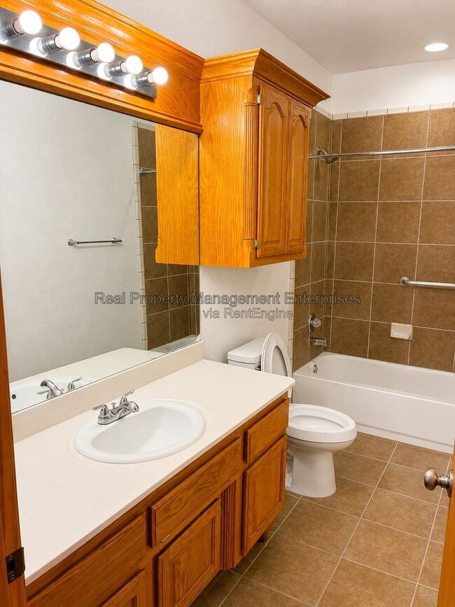 Building Photo - 4713 Castle Bay Cove