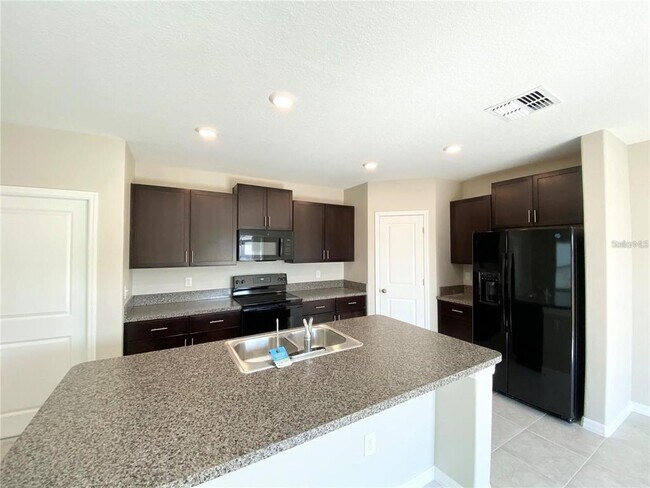 Building Photo - 939 Olive Conch St