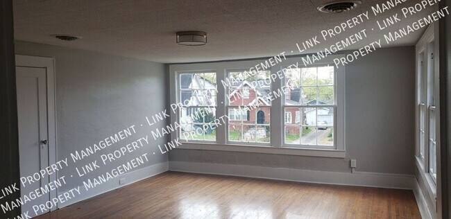 Building Photo - Charming Fully Renovated 4-Bedroom Home in...