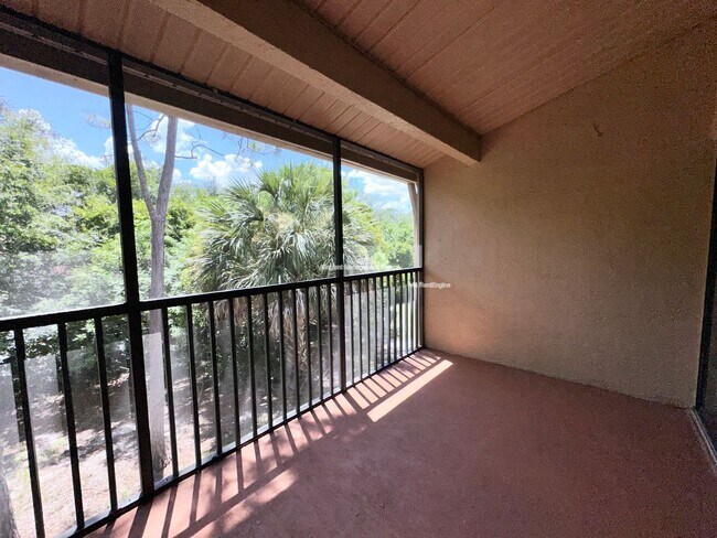 Building Photo - 7767 Sugar Bend Dr