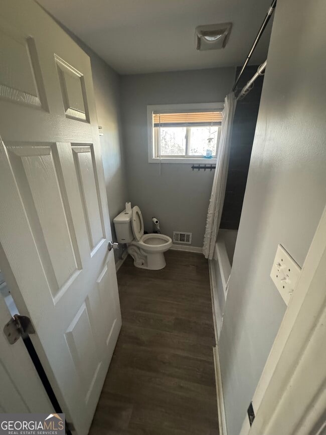 Building Photo - 5205 Heather Ln