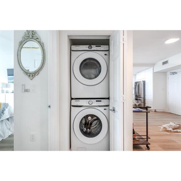 Building Photo - 1723 SW 23rd St