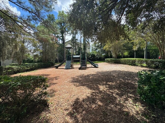 Building Photo - Sail Cove 2/2 Upstairs Condo Available Now!