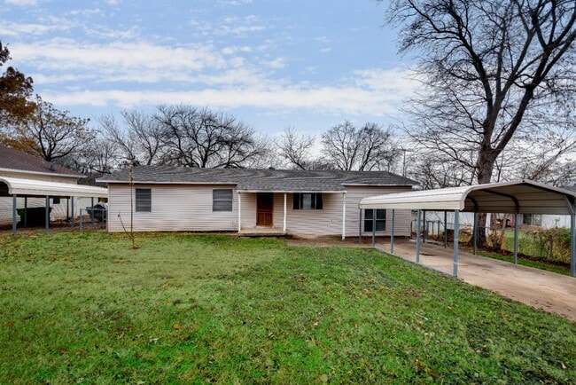Building Photo - 223 E Kingsbridge Dr