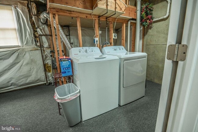 Building Photo - Townhome Chestnut Cove