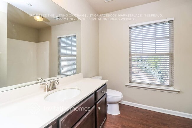 Building Photo - 1700 Summit Village Ln