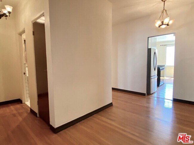 Building Photo - 1345 Hayworth Ave