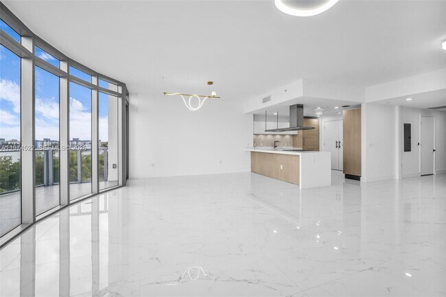 Building Photo - 17111 Biscayne Blvd