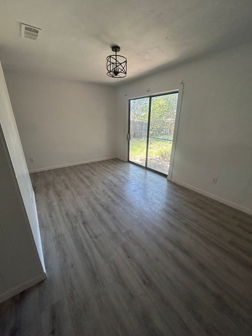 Building Photo - 8216 Elkridge Ave