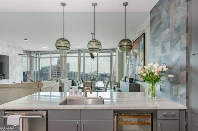 Building Photo - 1065 Peachtree St NE