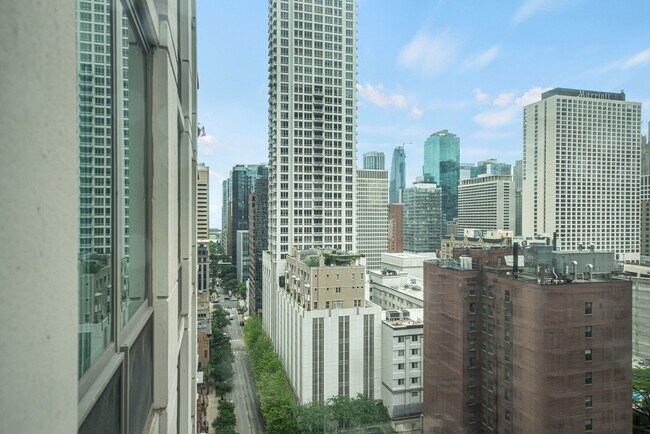 Building Photo - 2 E Erie St