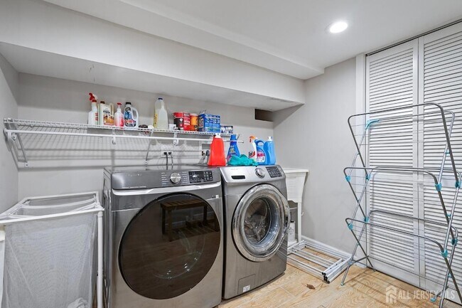 Building Photo - 95 Westons Mill Rd