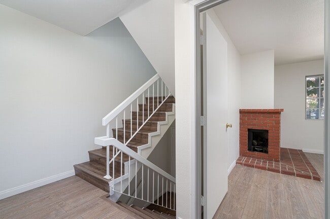 Building Photo - Costa Mesa Townhome | 2BR, 2.5BA | Minutes...