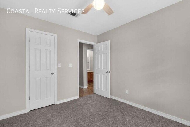 Building Photo - 924 Emily Cir