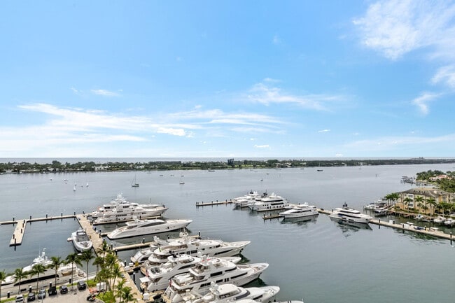 Building Photo - 3960 N Flagler Dr