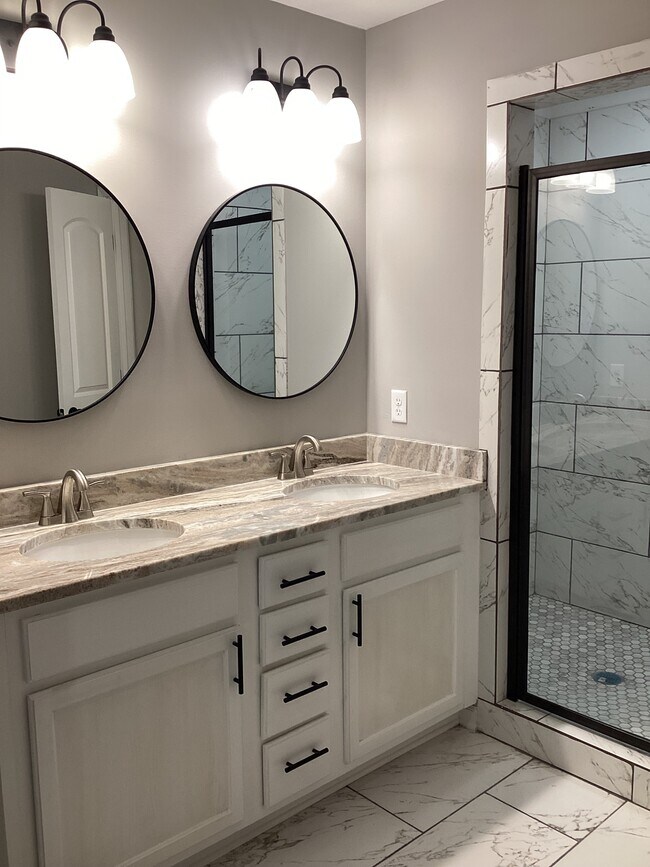 Building Photo - 3731 Whittier Rd