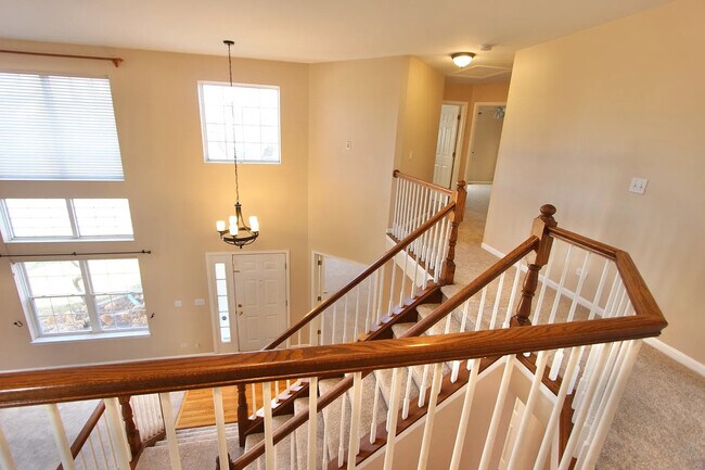 Building Photo - 18376 W Springwood Dr