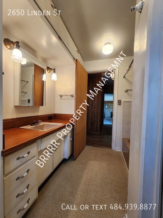 Building Photo - 2650 Linden St