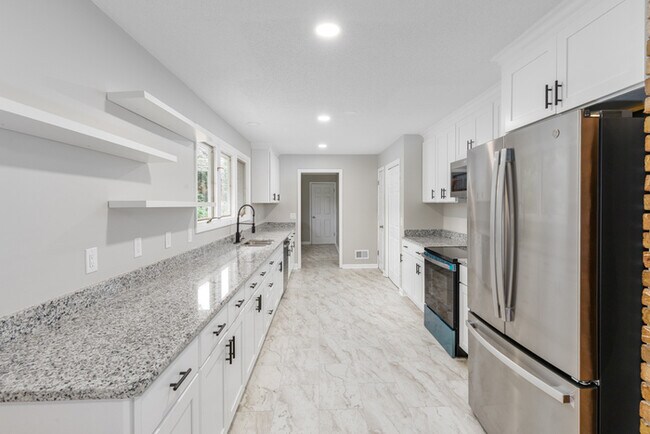 Building Photo - 400 Derby Ln