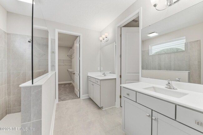 Building Photo - 135 Aspendale Rd