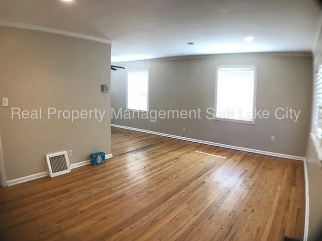 Building Photo - Adorable Home!!!