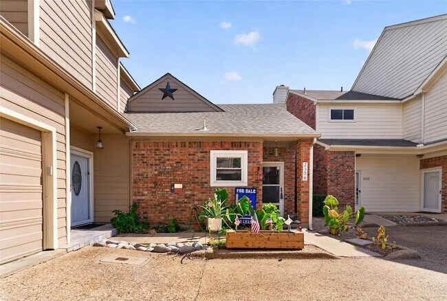 Building Photo - 2504 Orangegrove Cir