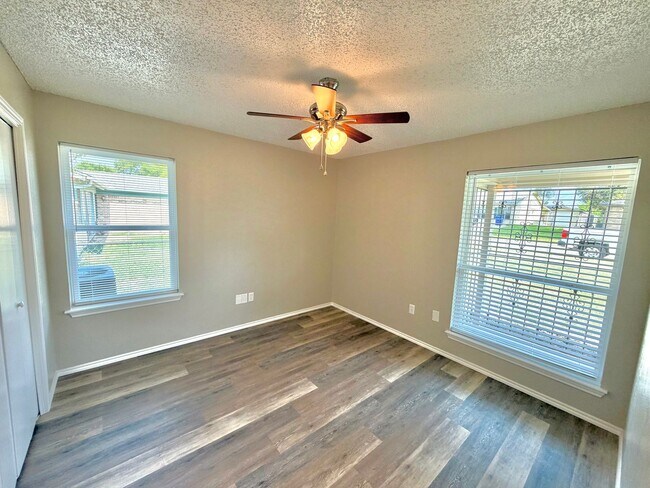 Building Photo - 1114 Rhonda Lee St
