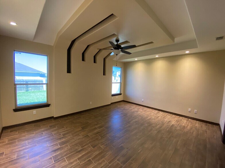 Building Photo - 13921 N 36th St