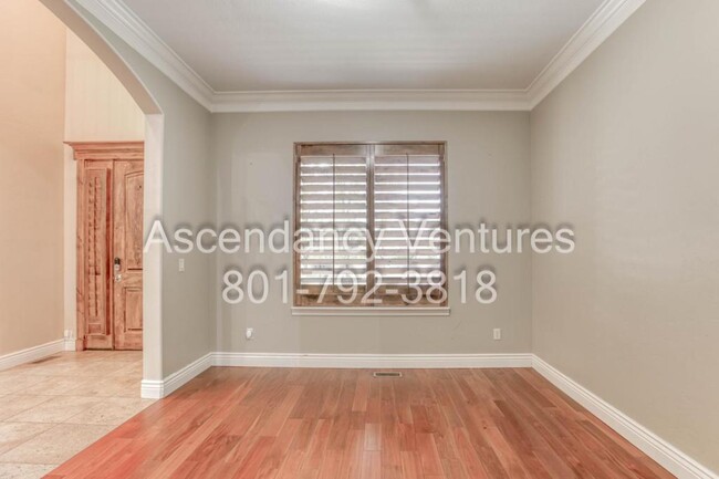 Building Photo - 629 Holly Haven Cir