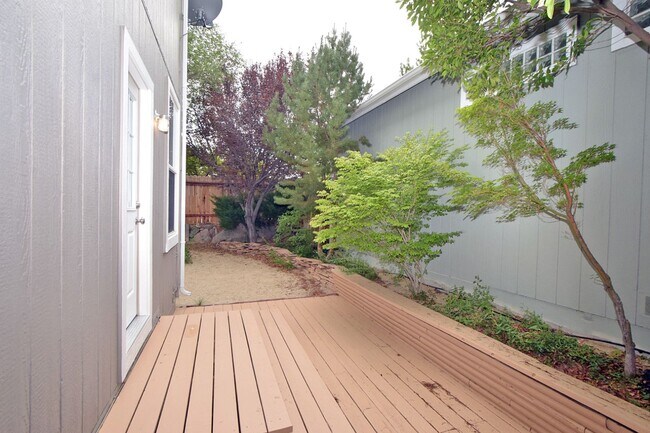 Building Photo - Caughlin Ranch Beauty Clean and Comfortable and Close to Shopping