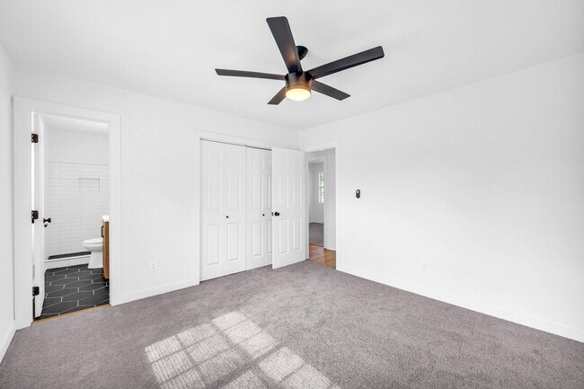 Building Photo - 2657 John Petree Rd