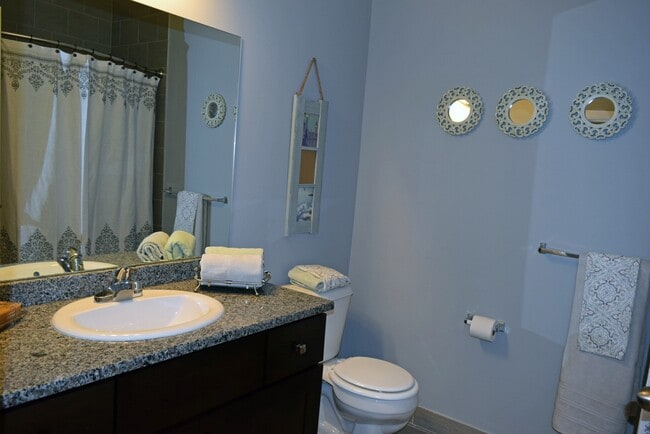 Building Photo - Shelby Township, 1st Floor Access!  2 Bedrooms, 2-Baths, att. Garage