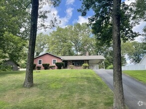 Building Photo - 132 Alder Ln