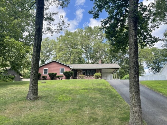 Primary Photo - 132 Alder Ln