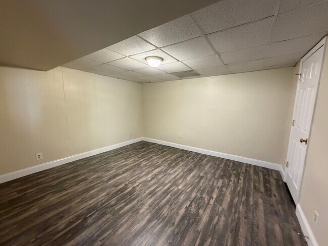 Building Photo - 1212 Agnes Street, Unit B - Cozy Studio Apartment in Charlottesville!